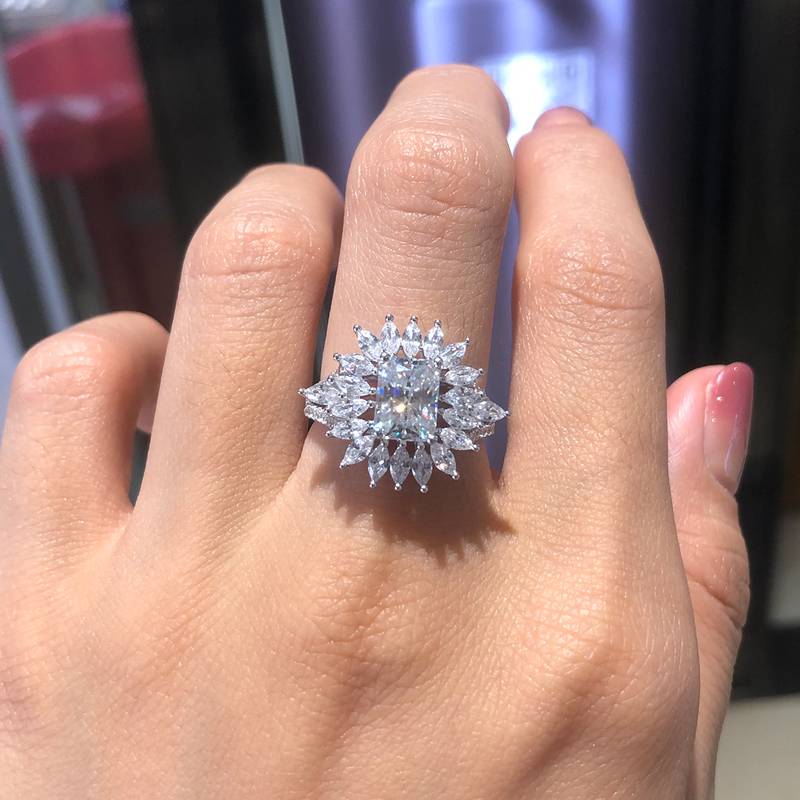 满钻祖母绿切割Women's RingS925银镀白金定制选款主石Moissanite2.5ct/副石高碳钻